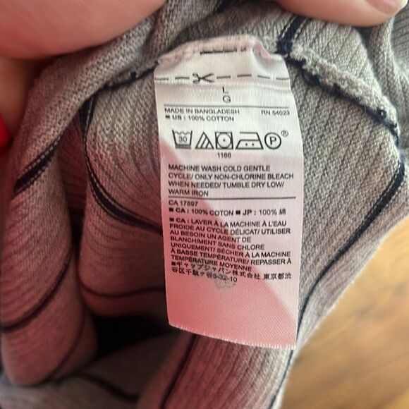 Men’s Large Stripe Grey Banana Republic Causal Top - Picture 3 of 3